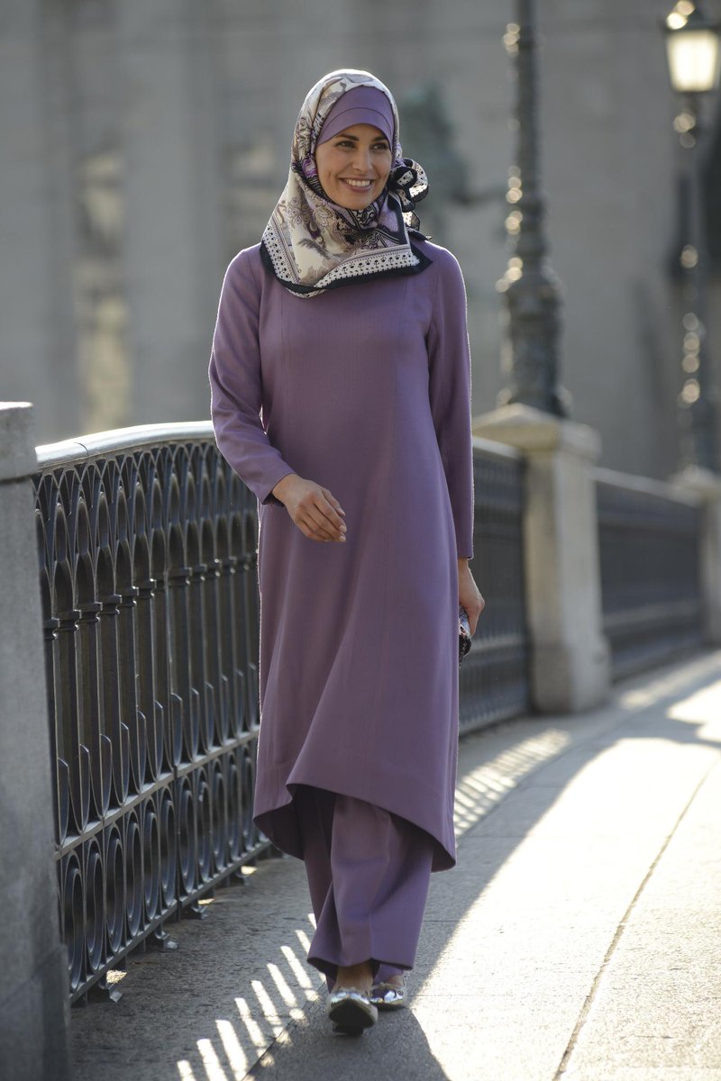 TheNoorCouture's tweet photo. Don't miss the NOOR COUTURE hi-lo= sophisticated hijab! #modesthijab #modestmuslimah #modestyculture #hijabicouture http://t.co/KVj44Fb3Bd