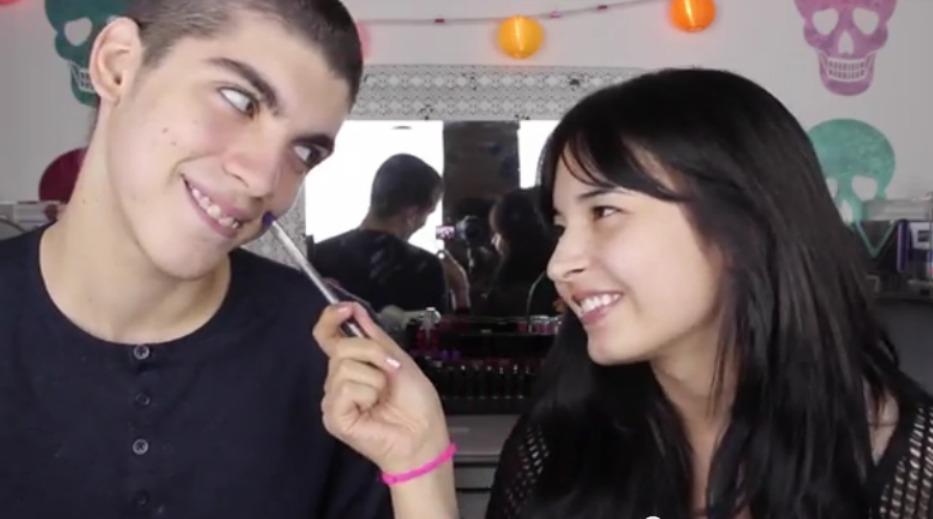 YajersyHeredia's tweet photo. Jajaja se ven lindos juntos @laura_makeup @JohnMHouseman !! <3 http://t.co/Hz7J1jNGiH