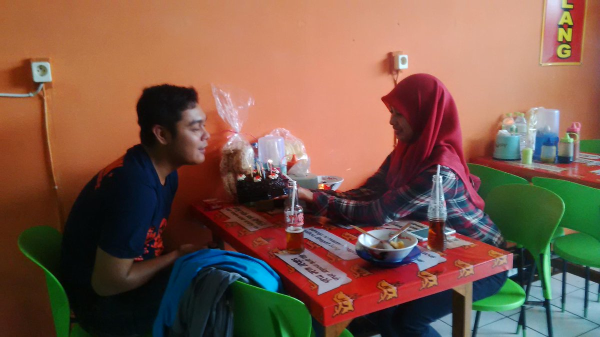 Ada yang ultah.. <a href="/baksomalang_kj/">Bakso Malang</a>: HBD yah... <a href="/abah_oman/">Abah Oman</a> <a href="/Kuningan_Asri/">Kuningan Asri</a> "