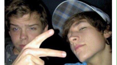 Pointer_potato's tweet image. *ready to steal yo girl*