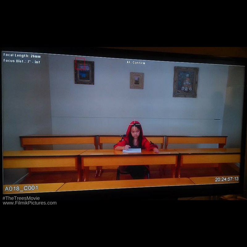 TheTreesMovie's tweet photo. On set with the talented @ChaletLizette. How cute is she!?

#TheTreesMovie #FilmikPictures #BTS http://t.co/vc4SAkWCpk