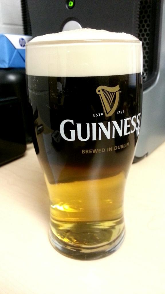 TutorMatt123's tweet photo. @GuinnessIreland #originalsix proudly serving #perfect #pint #nofilter #bar #restaurant #thanksdave http://t.co/NqqSRkMD7a