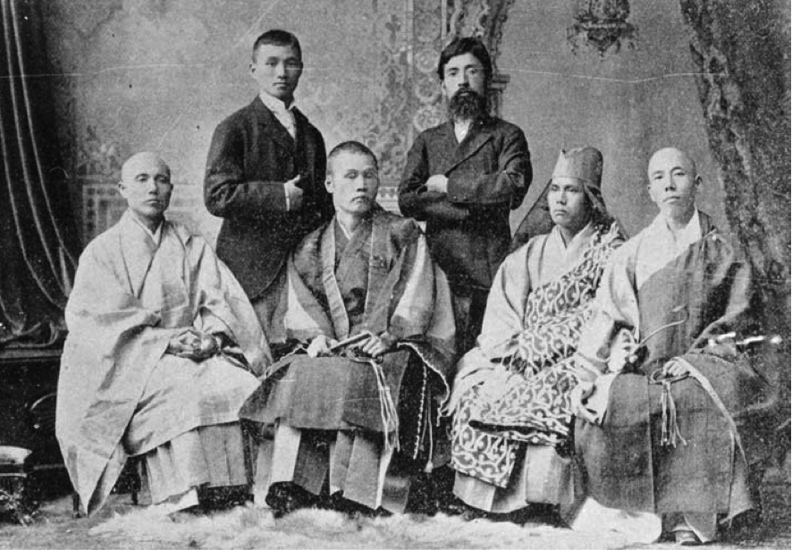 上野 康弘 Ar Twitter 明治26年9月11日から27日まで行われたシカゴ万国宗教会議 それに出席した日本人僧侶達 左端が土宜法龍 当時40才かな 釈宗演師は右端でしょうか 当時 円覚寺派の管長をされてたはず 30代で Http T Co Kt5pyb2ejz