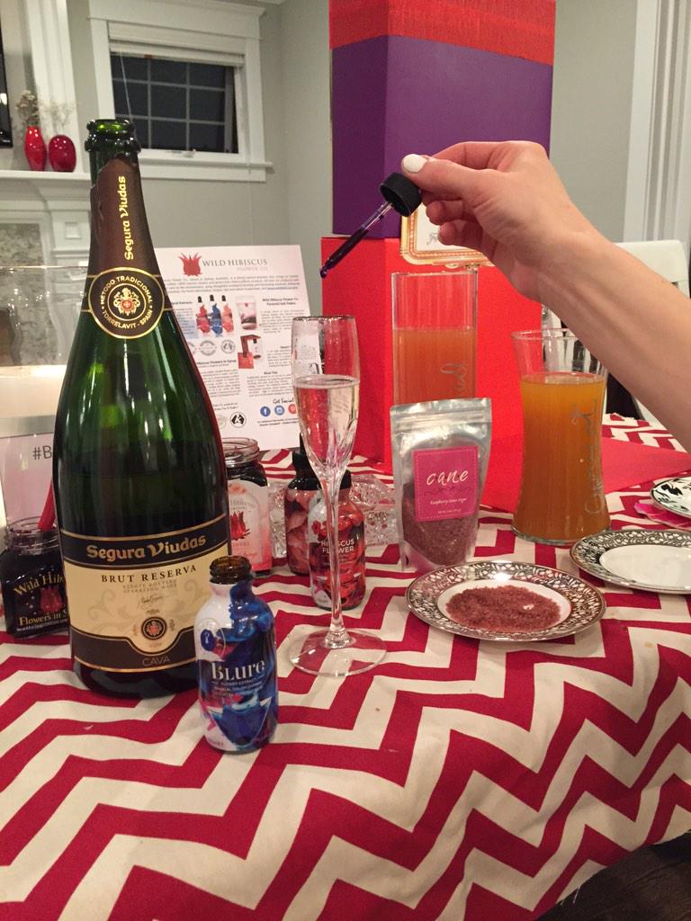 GinaGooden's tweet photo. #bubblesnbites @wildhibiscus @freixenet @SimpleMills http://t.co/lUyDMA5ok1
