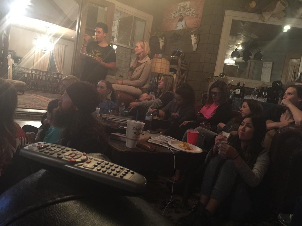 williebosshog's tweet photo. Big party for season finally. I'm already crying. 😢 http://t.co/o3tYwjhv4n
