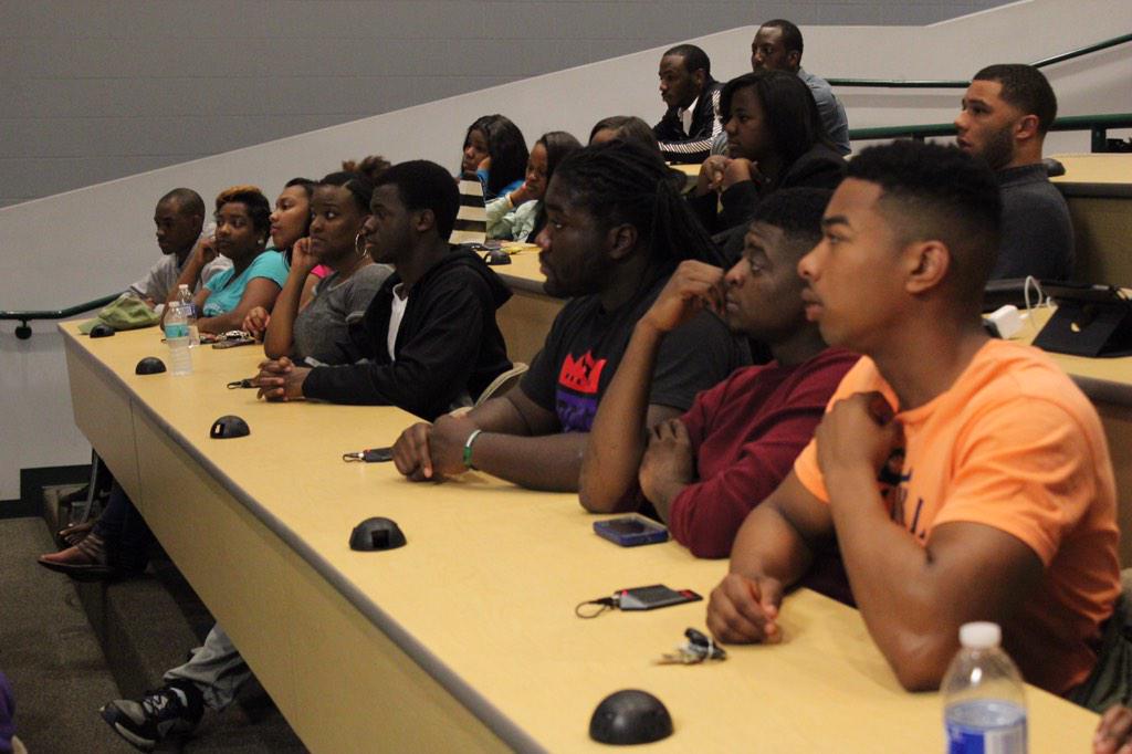 ABevyInc's tweet photo. The 2nd stop of the #YRUAlive College Tour was a success! Thank you #FAMU & @UpsilonPsi. #ValueBlack http://t.co/j9CSc1b2GI