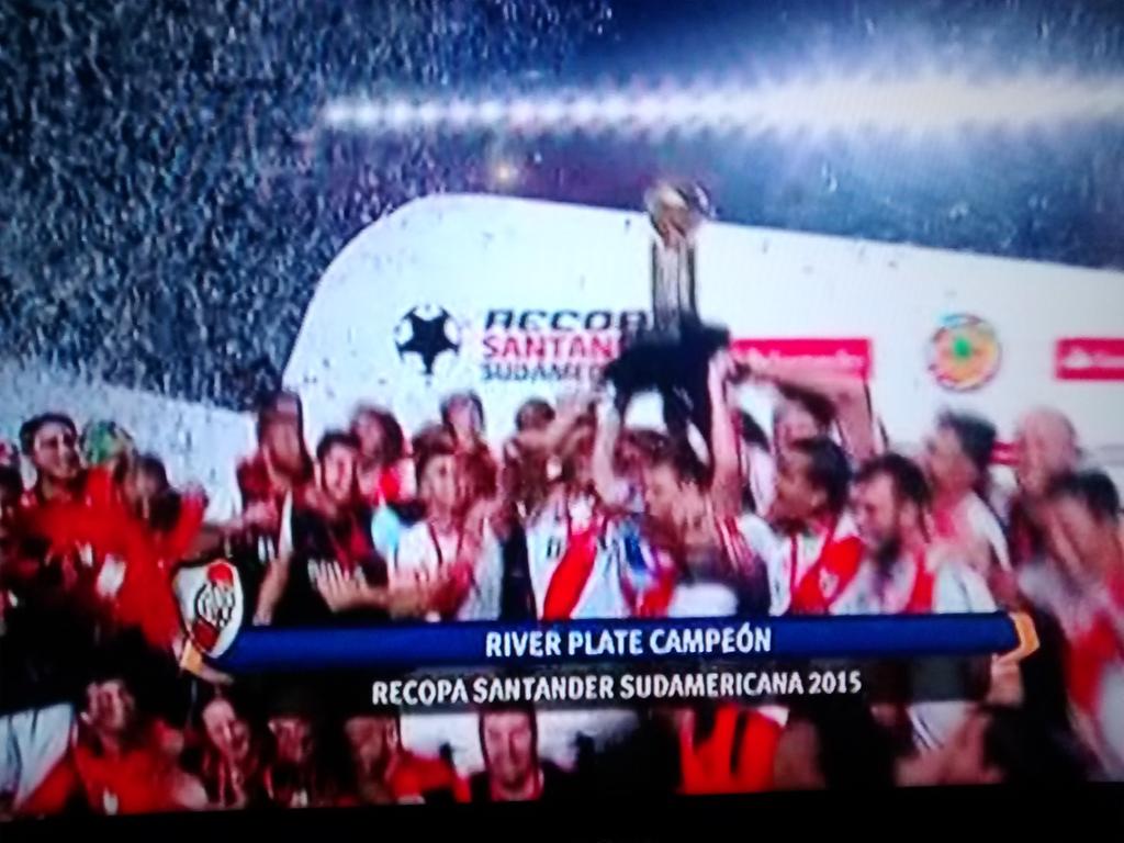 filialriverSI's tweet photo. Dale campeoooonnn !!! #RiverPlate http://t.co/kX92qvBQPM