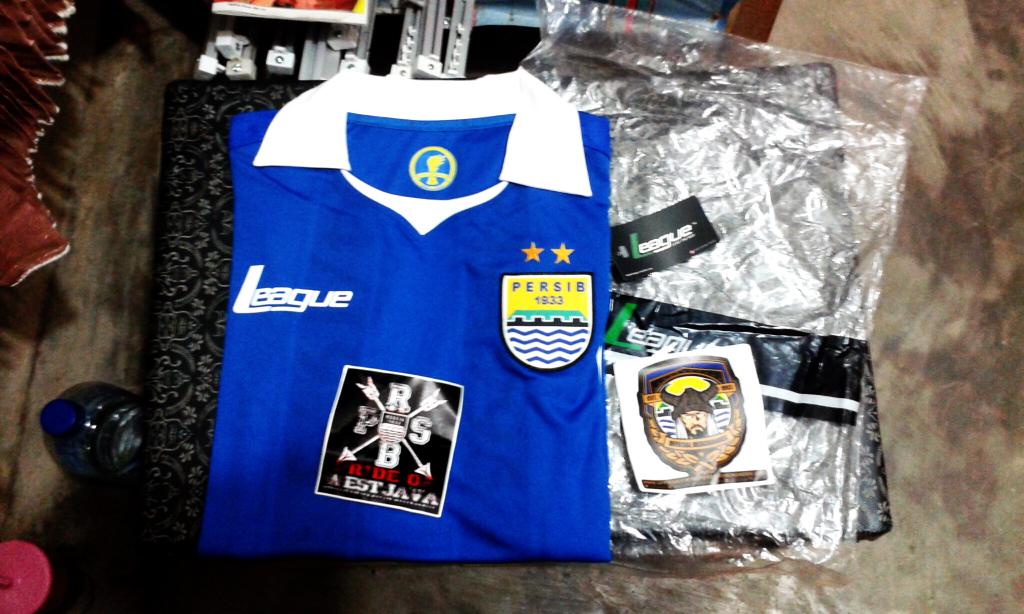officialvpc's tweet photo. :( RT @BahriSaepian: @officialvpc beli jersey Persib teu sabanding harga jeung kualitasna euy. :( #MahalTeuing http://t.co/R3qz3S9pha