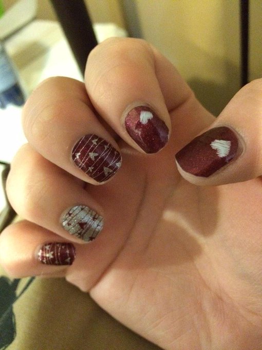 My valentine day nail design http://t.co/bbjXV3jvYv<a href="/tag/happycanadaday"class="tags"><span>#happycanadaday</span></a>