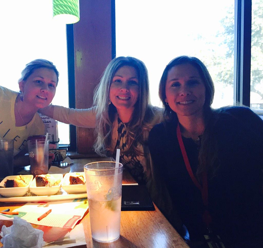 ChumbleyJamie's tweet photo. Happy birthday sissies! We still have to have our own cakes! http://t.co/mCWZdW6dYE