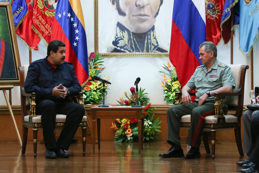 وزير الدفاع الروسي يصل إلى أمريكا اللاتينية B9nZU29IQAAmSOe