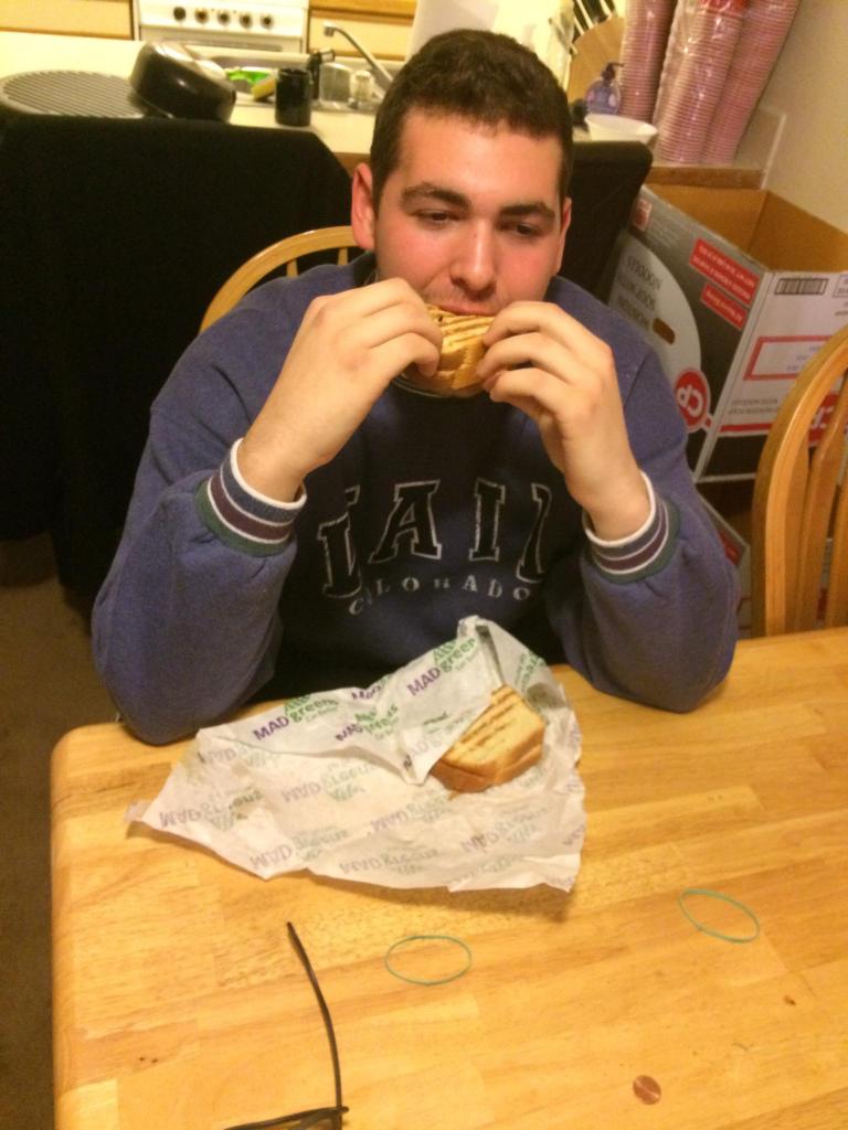 Notorious_BUB's tweet image. Big bite,  for a big boy!  #madgreens #panini #delicious @MadGreens