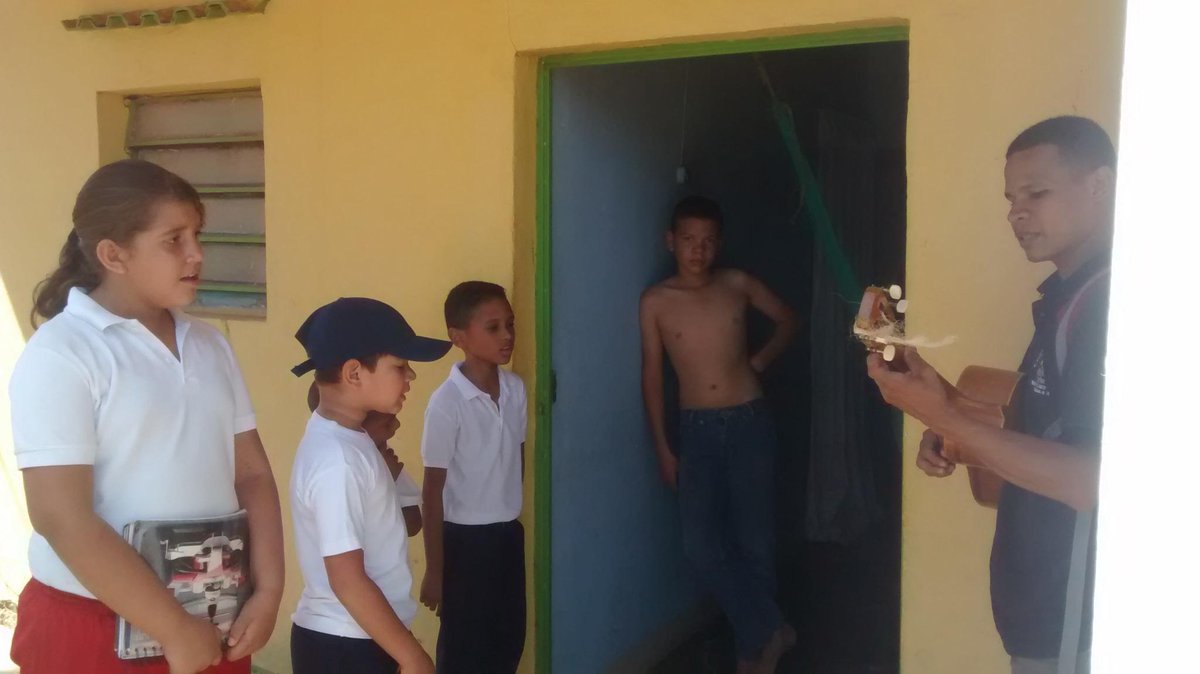 YoheRojas's tweet photo. Concierto Niños De 1ro,2do y 3ro Escuela Andrés Bello @NucleoElSocorro #ElSistemaCumple40 @SistemaGuarico http://t.co/k0Pek7ogYY