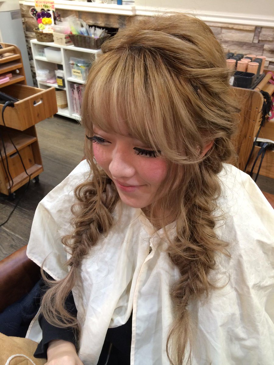 大阪心斎橋ヘアセット専門店ace エース A Twitter こんにちわ 春にルーズな編み込みアレンジはいかがですか ツイン編み込み 編み込みアップアレンジ Http T Co Scdvjsug3s 大阪心斎橋ヘアセット専門店ace エース A Twitter こんにちわ 春にルーズな編み込みアレンジはいかがですか ツイン編み込み 編み込みアップアレンジ Http T Co Scdvjsug3s