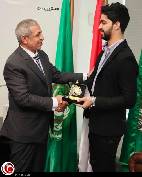 FilFan's tweet photo. بالصور- مينا عطا سفيرا للأكاديمية البحرية
@Mina_Atta_ 
http://t.co/jnzBnLXqix http://t.co/jWK6mjVWGo