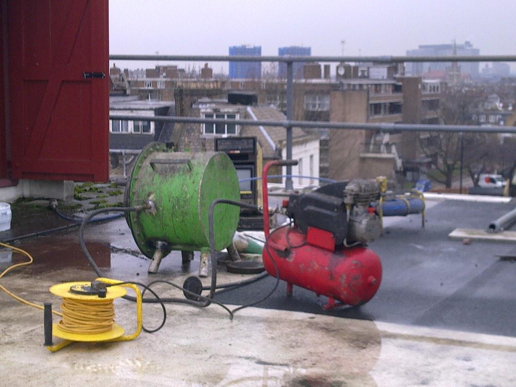 Drainline's tweet photo. Experts in #drainrelining EVEN ON ROOFTOPs!! #Rooftop #relining #drains #Dorset #Hampshire #Southwest at @Drainline http://t.co/81QBmXs8z3