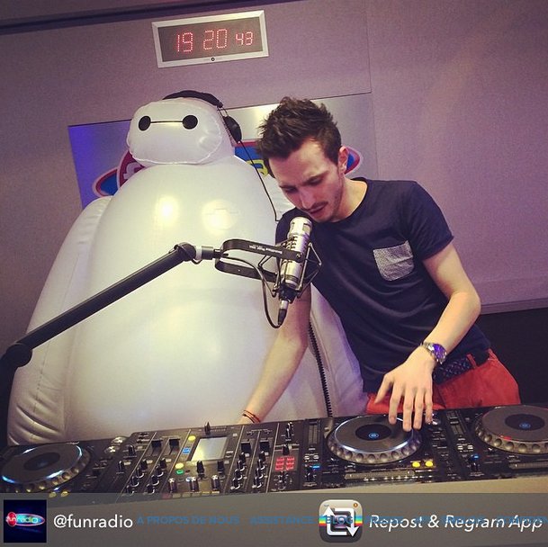 funradio_fr's tweet image. @DisneyFR @KarelFunradio @Lovinfun Avant 20h, c&apos;est la #FunList, on a plus besoin d&apos;un DJ que d&apos;un Doc ! @JBFunRadio