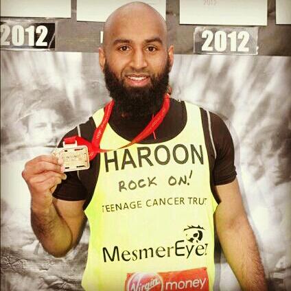 Haroon_Mota's tweet photo. @LondonMarathon #ThrowbackThursday My first ever 26.2 miles at #VLM2012. I'm back again this year 4 @TeenageCancer :) http://t.co/4c5oFOneRj