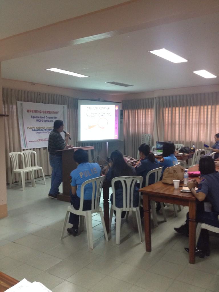 Pro6Wccd's tweet photo. PCI ROGA of RCLO6 on his lecture and practical exercises in Crime Scene Investigation @pnpts_rstu6 http://t.co/DqFwZJ2Z70
