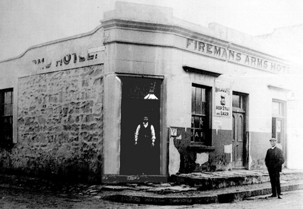 Hello_CT_Mag's tweet image. OMW So this is what the @thefiremansarms looked like in the early 1900s! #throwbacktuesday #waybackintime #goingback