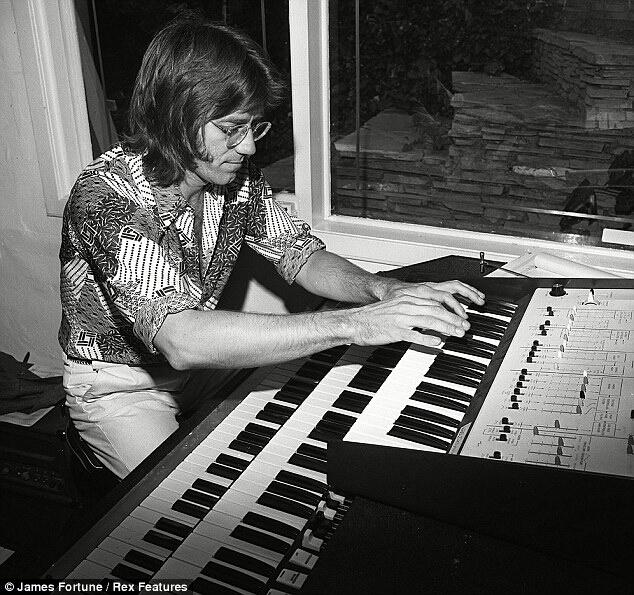 Happy birthday Ray Manzarek... 