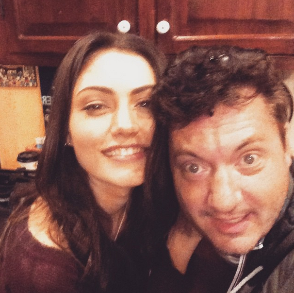 TonkinSource's tweet photo. #PHOTO #BTS @1PhoebeJTonkin sur le set du 2x17 de #TheOriginals avec #MichaelMosher http://t.co/SkbEdhcWMN