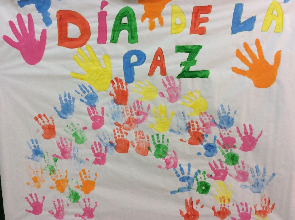 EBerriM's tweet photo. Entre todos aprendemos que es la PAZ @salesianotriana http://t.co/F5qgnfMvH4