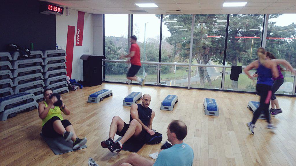 robholbrookfc's tweet photo. Circuits #hard #smashed @FitnessFirstUK @FFBournemouth #indoboards @fit_scott @JTDTE @RSMorison http://t.co/5xLmsWC27p