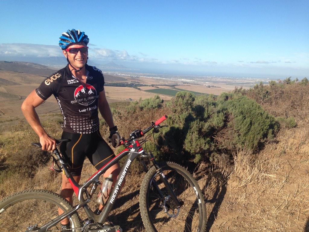 pierregouws's tweet photo. Great way to start a day...Cape Town showing its beauty @RockyMountainSA @Hullabaloo_SA http://t.co/AHgytcxp8i