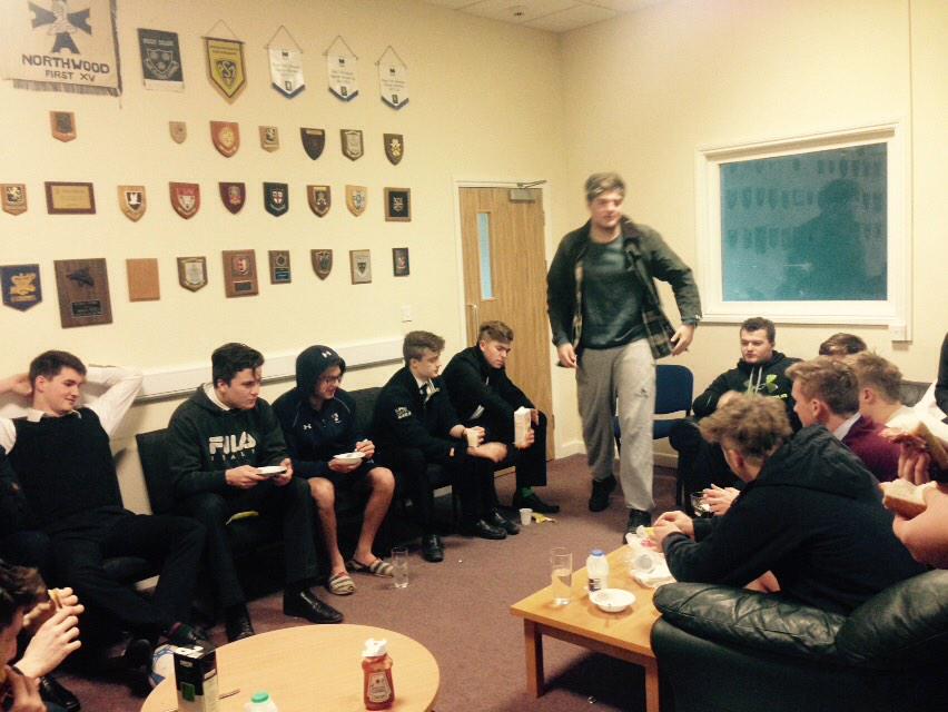angusmcrae's tweet photo. @Inattheside @oundleschool  Breakfast before the quarters. #OundlevsLymm http://t.co/7spysgkBMV