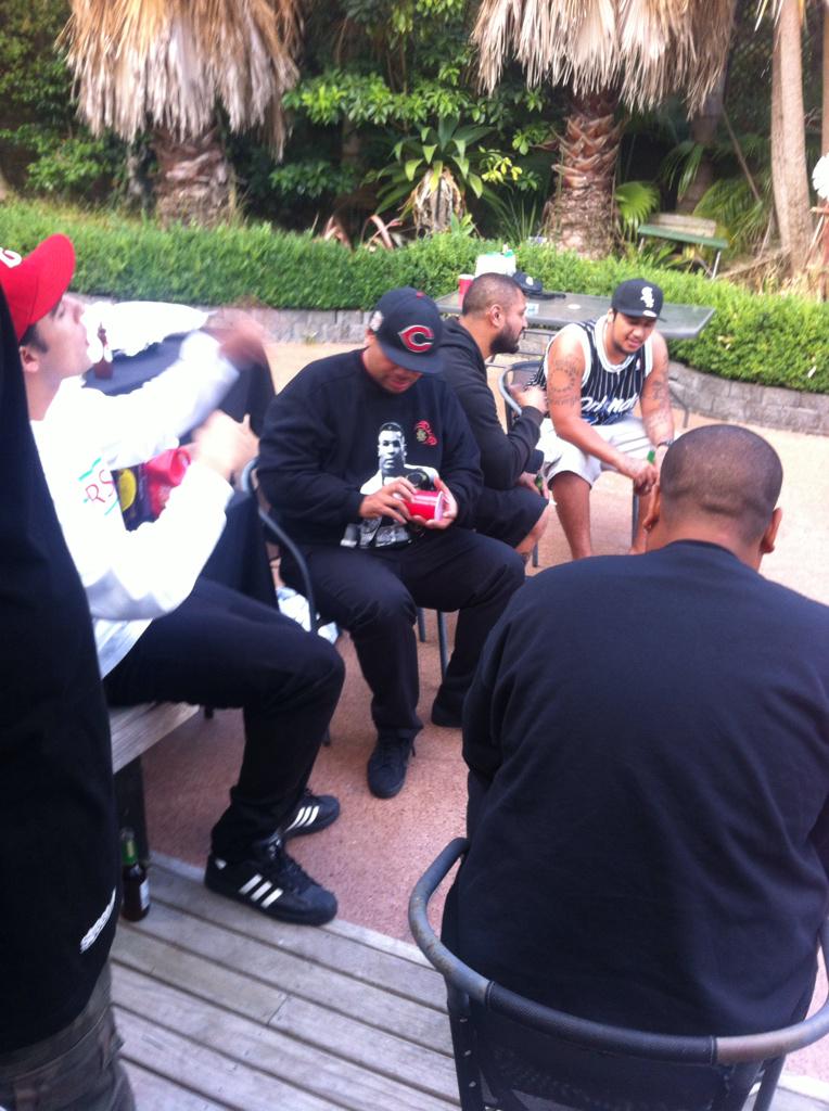 FrumThaStablez's tweet photo. Just wrapped up at #DKONZ vidshoot. @DdotDallas came trough and @Askewone. Good to see our fellow Horsemen come thru. http://t.co/hSHyQTFwTF