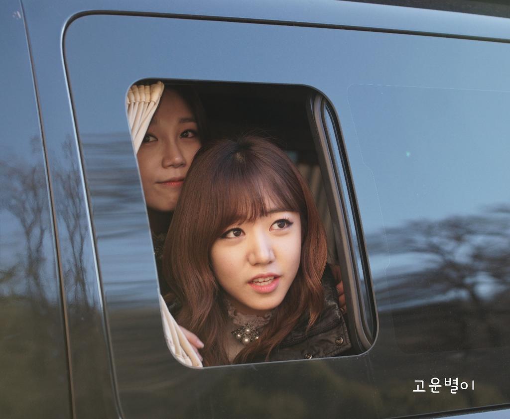 B9oVBz1CAAAJ9Ss.jpg:large