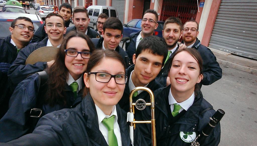 LosTreboles's tweet photo. Buenos días por la mañana!! En nada empezamos #Jira #Aspe 😁🍀🎶 http://t.co/LLGayngPP8