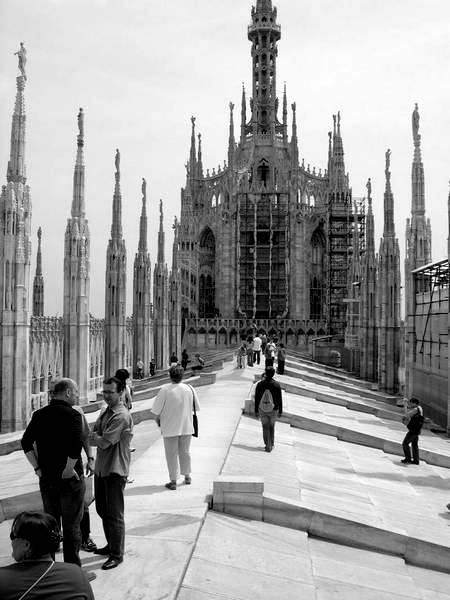 Mariano_FdB's tweet photo. #JuevesDeArquitectura 
250 escalones para contemplar la cubierta del Duomo di Milano.
#Arquitectura #Arquitectos #Art http://t.co/j9bgmuHGzH