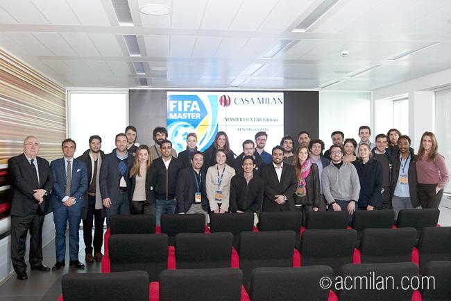 #ACMilan modello di eccellenza mondiale: lezione del "FIFA Master International" a #CasaMilan bit.ly/1DIAMKV