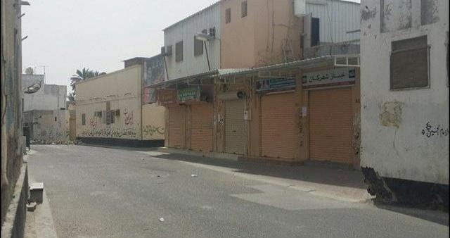 AmalSociety's tweet photo. #أمل_الشعب | المحلات التجاريّة تواصل إغلاق أبوابها تضامناً مع أبناء الشعب الأبيّ في أول أيام #إضراب_الإباء. #شهركان http://t.co/lvXlwdUclZ