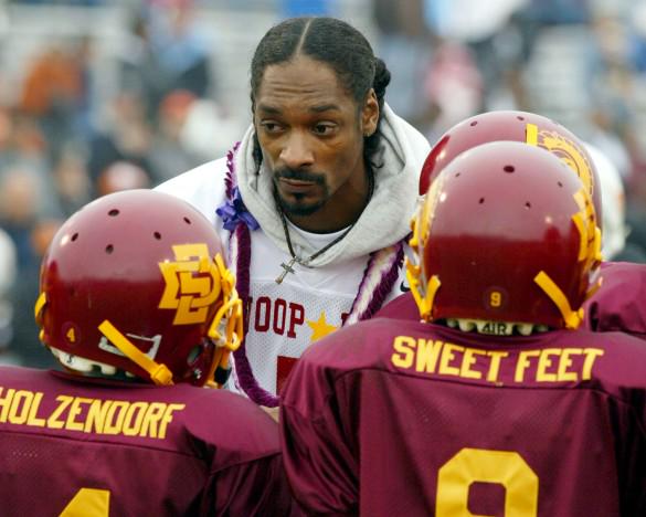 20 of the kids in <a href="/SnoopDogg/">Snoop Dogg</a>'s Youth Football League have committed to D1 colleges.