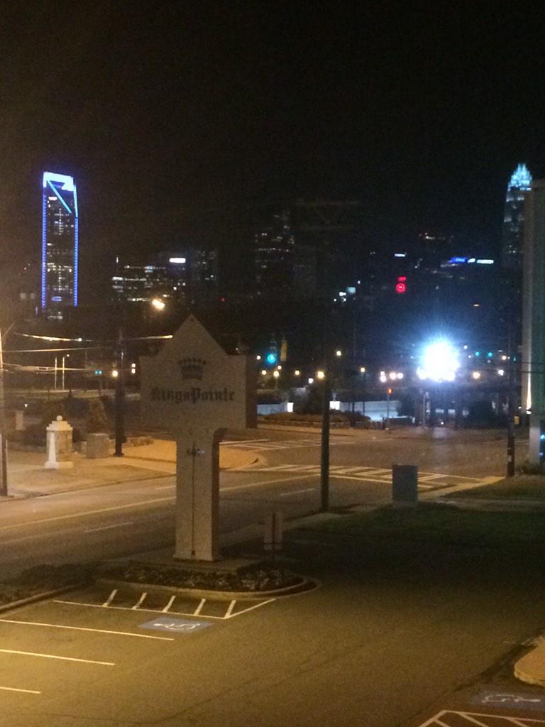 TheCoachChad's tweet photo. It's our Thursday 515am class. Early bird gets their work on! #midtown #cycling #triathlon #getfast2015 http://t.co/UcFbwJcWDt