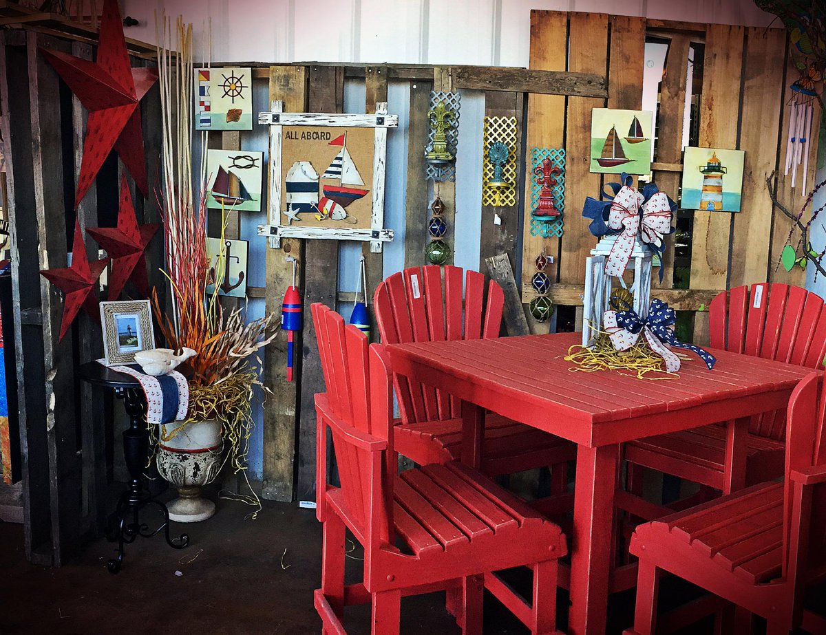 TMIGifts's tweet image. IN LOVE with our Nautical Display!! Our 2015 collection!  #nautical #decor #springdisplay #gorgeous