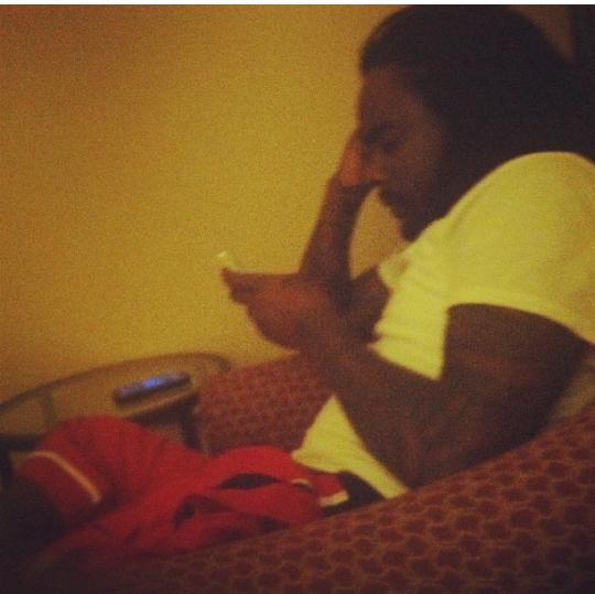 HERE WAS WALE GRUMPY CAUSE I WAS LATE TO HIS CONCERT IN SC WE WAS IN THE HOTEL http://t.co/VM0expvvl<a href="/tag/thewaleisalie"class="tags"><span>#thewaleisalie</span></a>