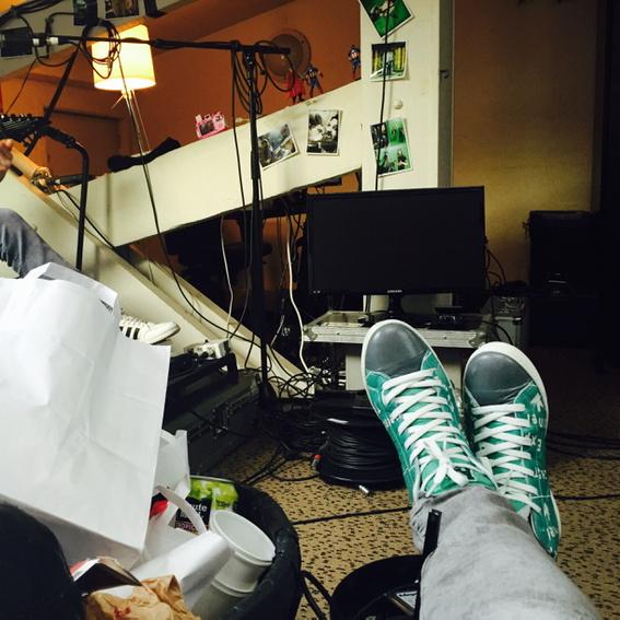 TWIT4SHKPNK's tweet photo. LUV MY NEW SNEAKERS #SAMEGO http://t.co/BBwY1PKBxv
