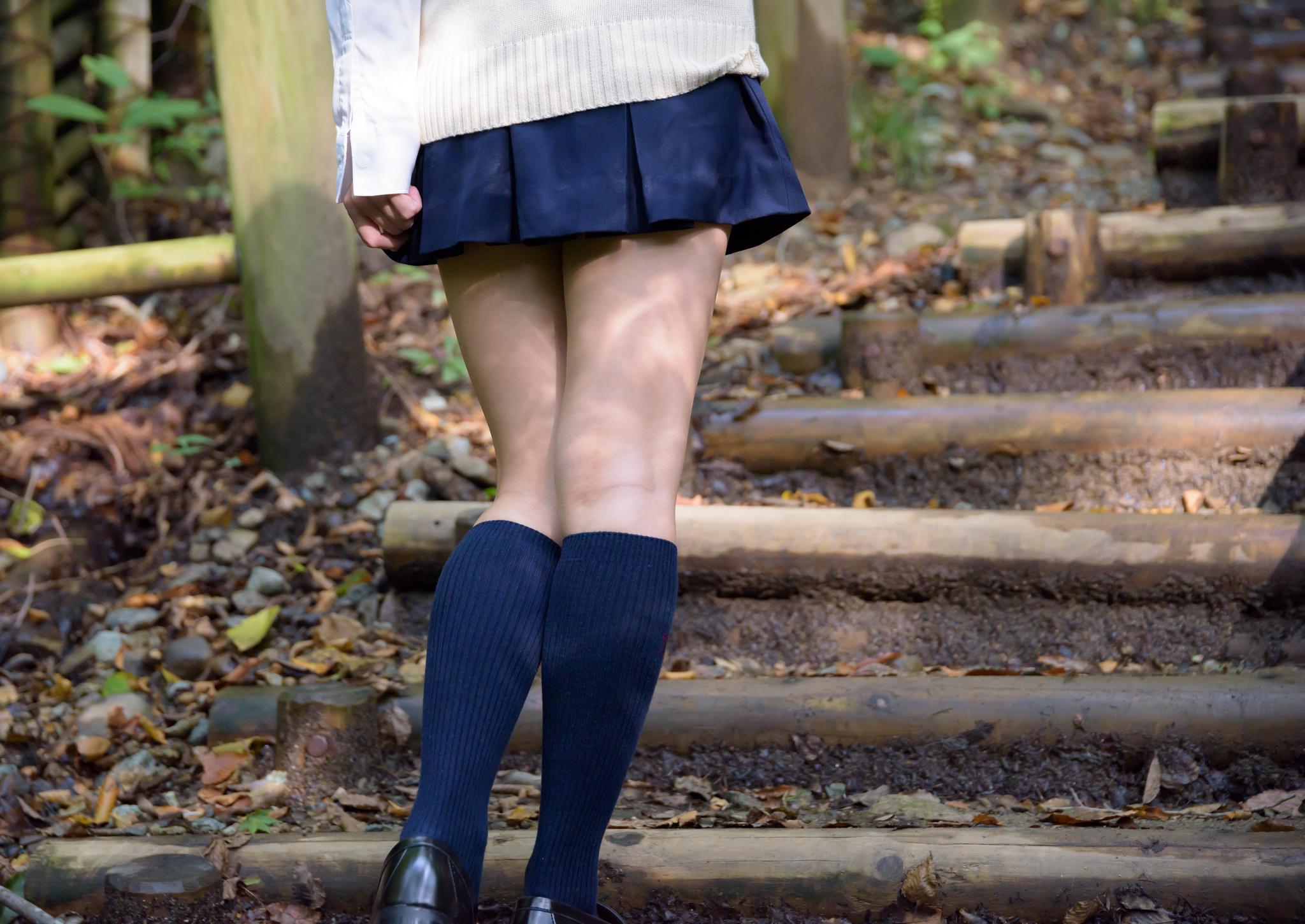 ふともも写真館 Twitterissa 木漏れ日水面下 T Co Awrob3vlmt ふともも写真館 T Co Clkw87m9js Twitter