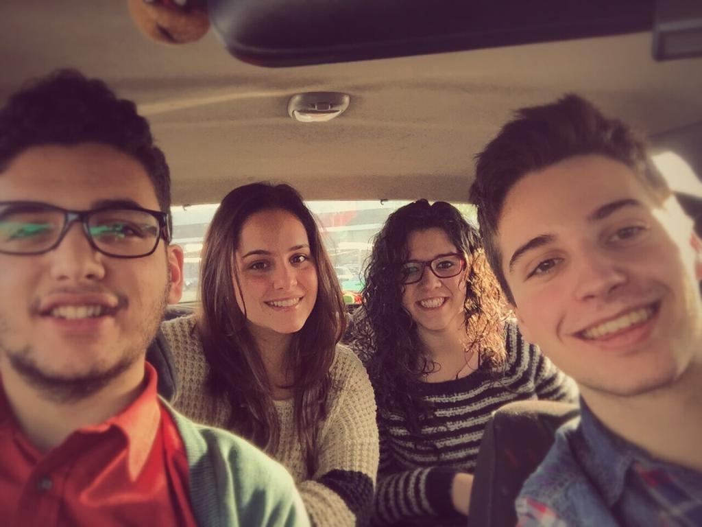 BeGarPerez's tweet photo. Que bien se está cuando se está bien 😊😊 @15_AlejandroG @tesquivel16 @94carlosgs http://t.co/nTaevzOQdK