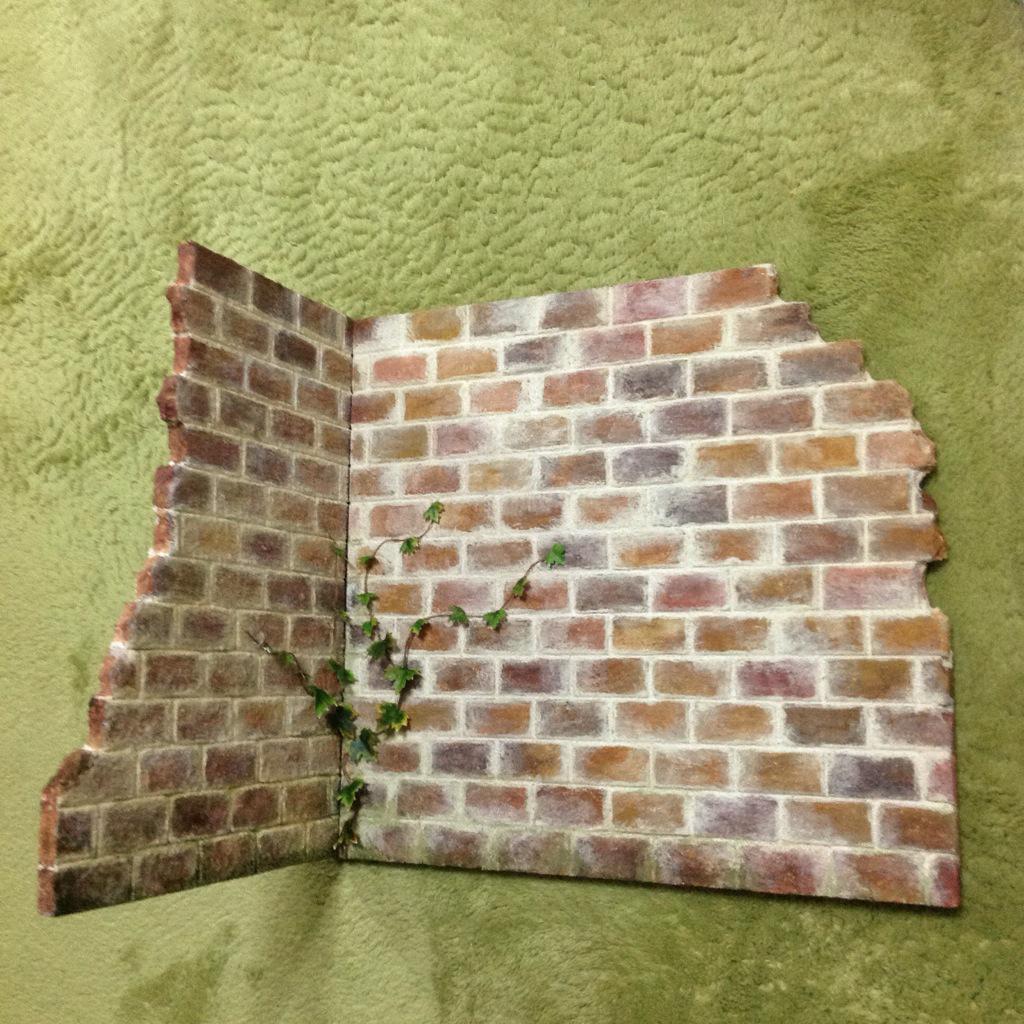 Campanella 日和見博物館 در توییتر 二枚作った壁をl字に合わせて完成 発砲スチロールぽい感じの素材で超軽いのでマステで組み立てても余裕余裕 端のレンガが崩れた感じは塗装前に爪でバキバキと適当に削り取ってるだけです 以上 なんちゃってレンガ壁メイキング Campanella 日和見博物館 در توییتر 二枚作った壁をl字に合わせて完成 発砲スチロールぽい感じの素材で超軽いのでマステで組み立てても余裕余裕 端のレンガが崩れた感じは塗装前に爪でバキバキと適当に削り取ってるだけです 以上 なんちゃってレンガ壁メイキング