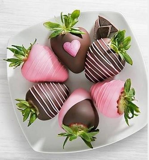 dessertforlyfe's tweet photo. @chsulri_ kebelet ngasih coklat nih.Happy Valentine Day ya #musixvalday http://t.co/RreYAW4RJp