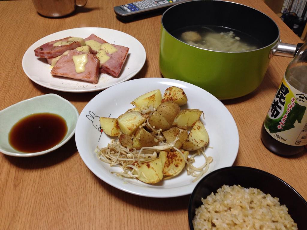 noritika1's tweet photo. エリンギくんに玄米美味しいなー http://t.co/6qVkYZ5kms