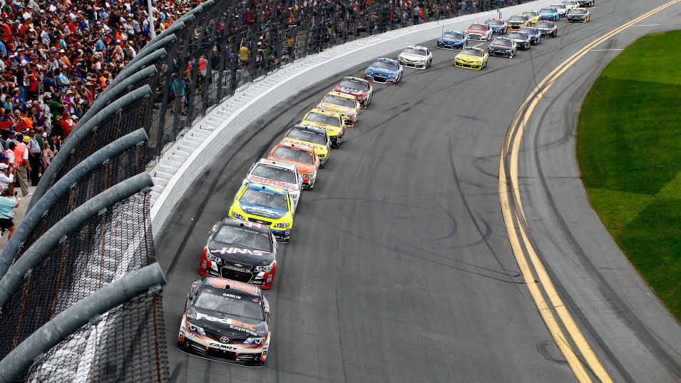 FOXSports's tweet photo. On Sunday, #KnockoutQualifying will set the #DAYTONA500 front row and drivers are concernedΒ» http://t.co/FGCfCxTECr http://t.co/372sLEWMVE