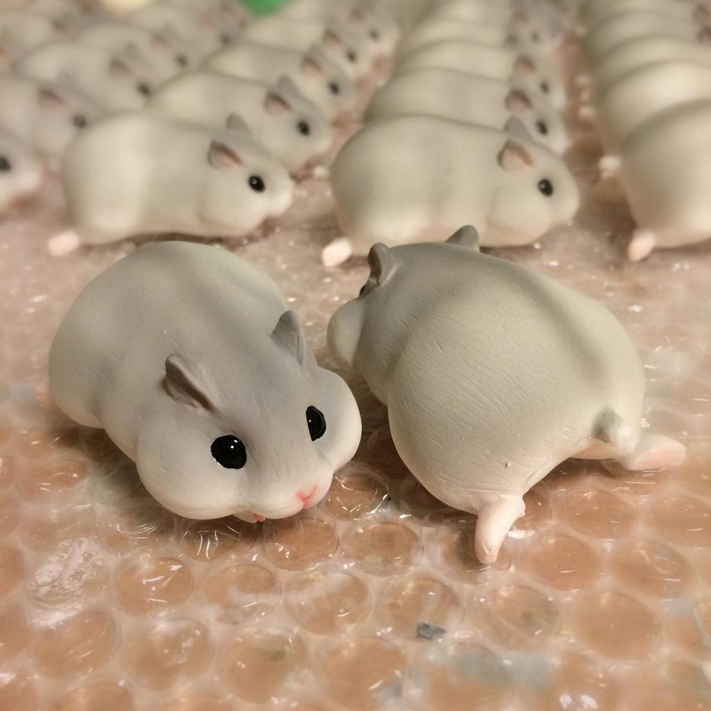 なかの由峰 Hamuco En Twitter 今回のハムケツフィギュアはジャンガリアンハムスターのブルーサファイア色となります W 前はゴールデンハムスターいろだったから アイコン参照 サイズもちょっと小柄なジャンハムサイズ 触り過ぎると塗装が落ちますので注意