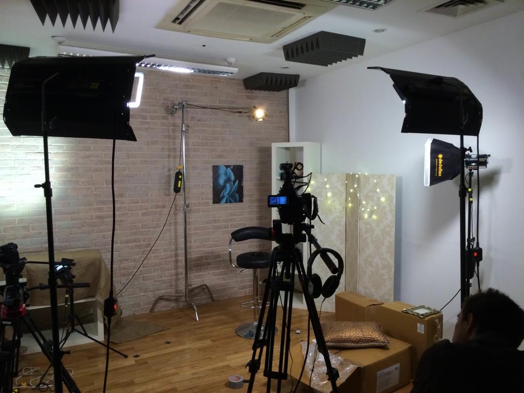 MatthewHurley_'s tweet image. Today&apos;s studio set up! #filmingfun