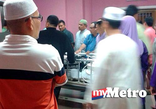 hmetromy's tweet photo. #PerginyaTokGuru DATUK Nik Abdul Aziz yang dirawat di HUSM sebelum meninggal dunia 9.45 malam ini. Pix pembaca http://t.co/6ZZpWKcSBA